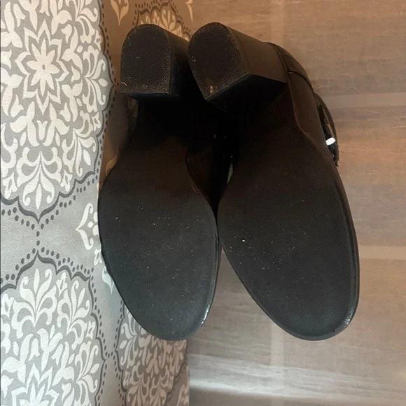 Apt. 9 Black and Olive Ankle Boots - Picture 8 of 8